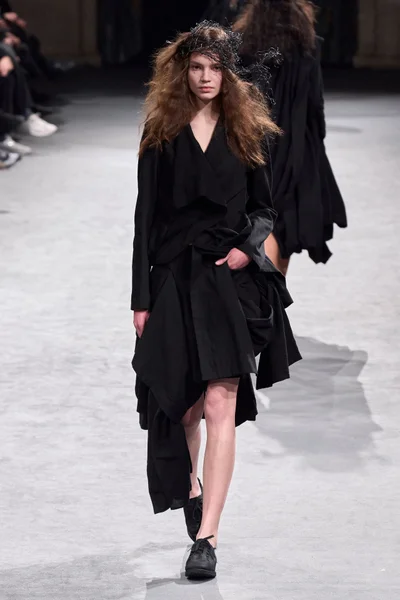 Look 19